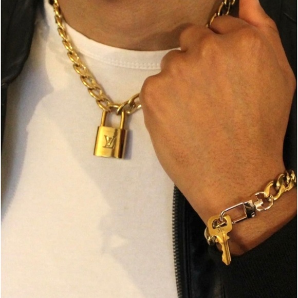 LV  Brass Padlock set Lock & Key with Chains/unbranded chains and a LV Box - Picture 9 of 9